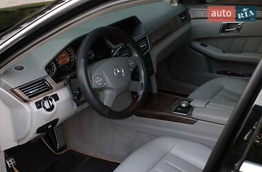 Седан Mercedes-Benz E-Class 2010 в 