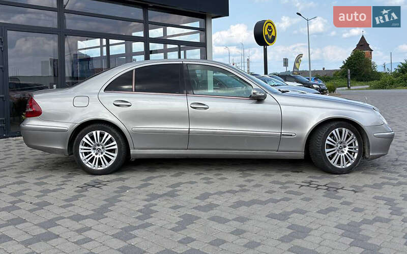 Седан Mercedes-Benz E-Class 2002 в Мукачевому