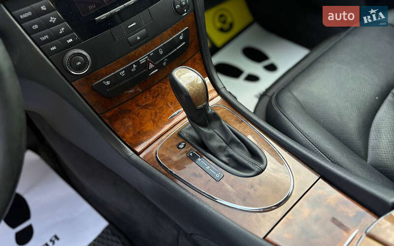 Седан Mercedes-Benz E-Class 2002 в Мукачевому