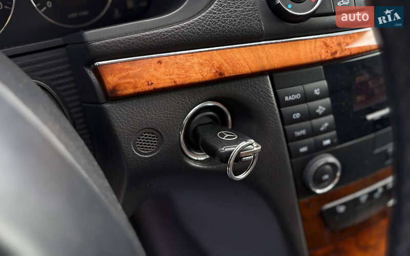 Седан Mercedes-Benz E-Class 2002 в Мукачевому