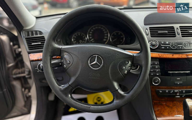 Седан Mercedes-Benz E-Class 2002 в Мукачевому
