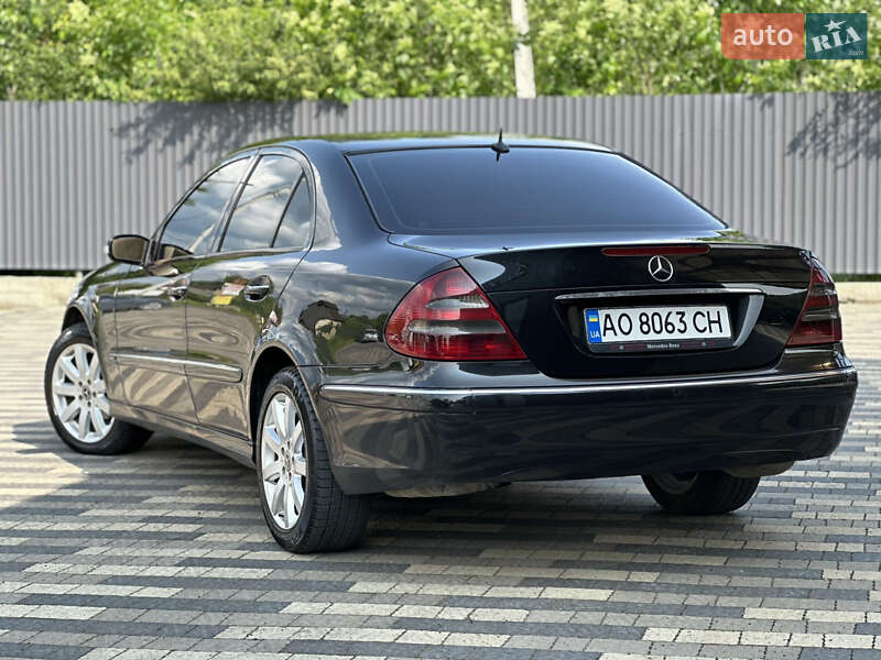 Седан Mercedes-Benz E-Class 2003 в Сваляве