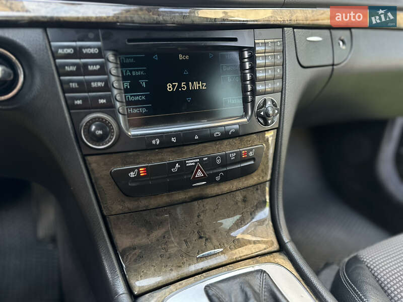 Седан Mercedes-Benz E-Class 2003 в Сваляве