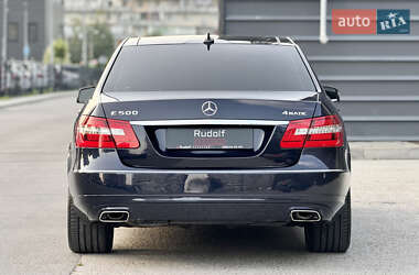 Седан Mercedes-Benz E-Class 2011 в 