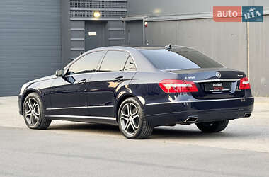 Седан Mercedes-Benz E-Class 2011 в 