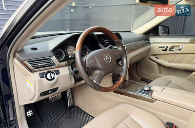 Седан Mercedes-Benz E-Class 2011 в 