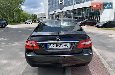 Седан Mercedes-Benz E-Class 2011 в 