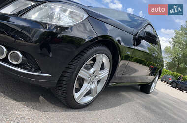 Седан Mercedes-Benz E-Class 2011 в 
