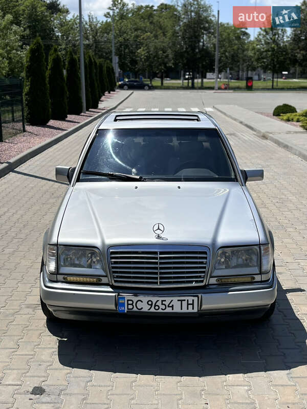 Седан Mercedes-Benz E-Class 1994 в Кременчуге
