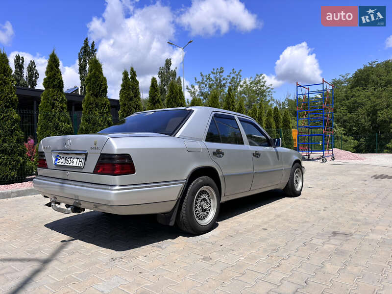 Седан Mercedes-Benz E-Class 1994 в Кременчуге