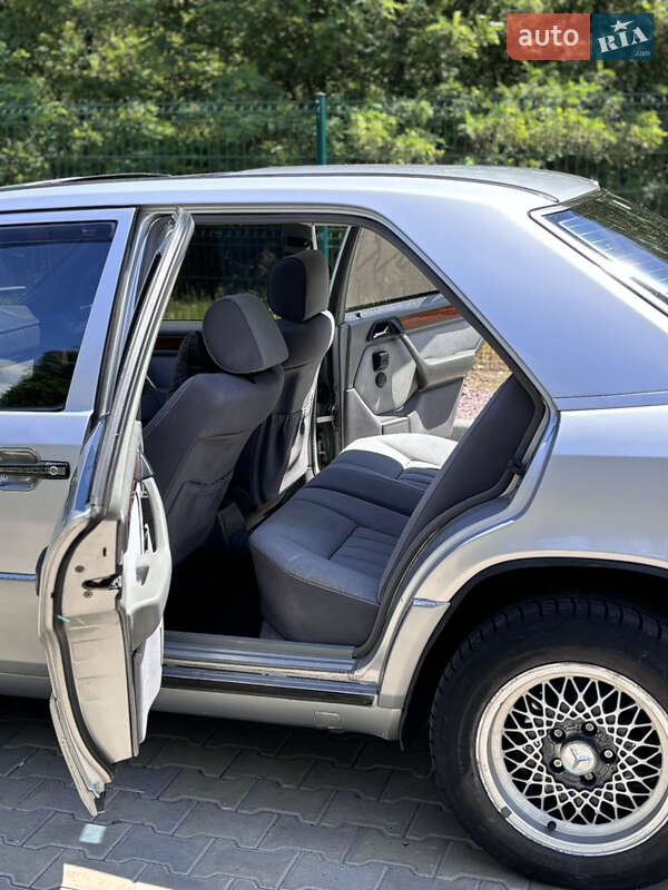Седан Mercedes-Benz E-Class 1994 в Кременчуге