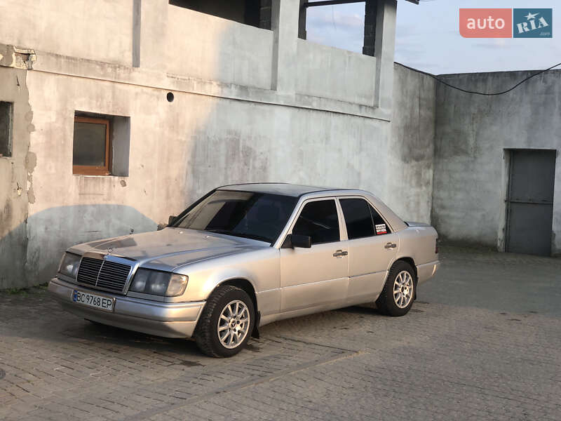 Mercedes-Benz E-Class 1988