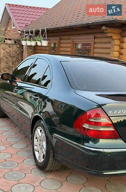 Седан Mercedes-Benz E-Class 2003 в 