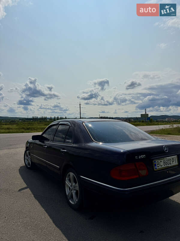 Седан Mercedes-Benz E-Class 1998 в Жовкві