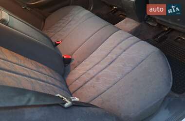 Седан Mercedes-Benz E-Class 2000 в 