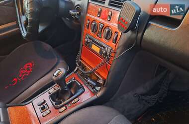 Седан Mercedes-Benz E-Class 2000 в 