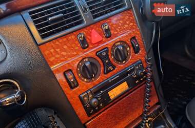 Седан Mercedes-Benz E-Class 2000 в 