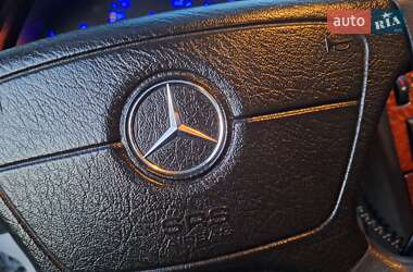 Седан Mercedes-Benz E-Class 2000 в 