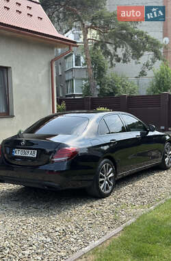 Седан Mercedes-Benz E-Class 2016 в 