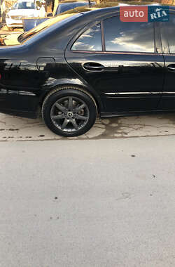 Седан Mercedes-Benz E-Class 2007 в 