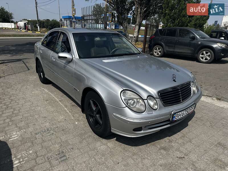 Седан Mercedes-Benz E-Class 2003 в 