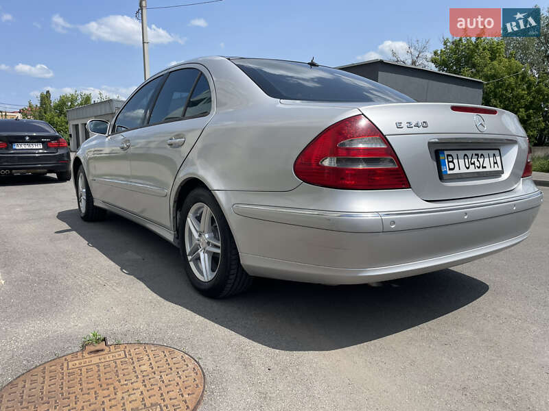 Седан Mercedes-Benz E-Class 2002 в 