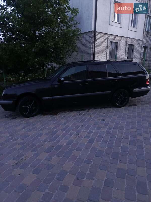 Универсал Mercedes-Benz E-Class 2002 в Львове