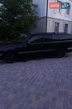 Універсал Mercedes-Benz E-Class 2002 в 