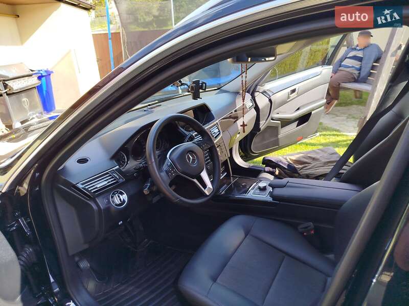 Універсал Mercedes-Benz E-Class 2012 в Хирові