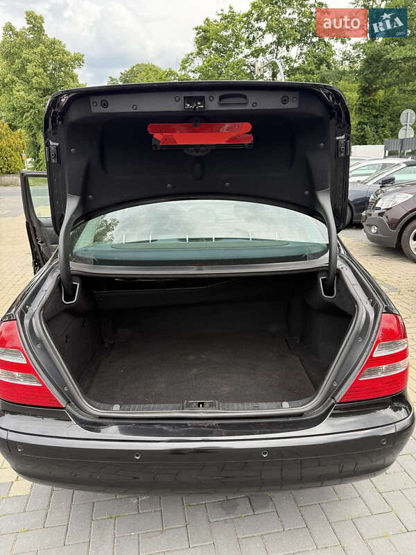 Седан Mercedes-Benz E-Class 2004 в Луцке