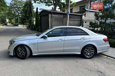 Седан Mercedes-Benz E-Class 2011 в 