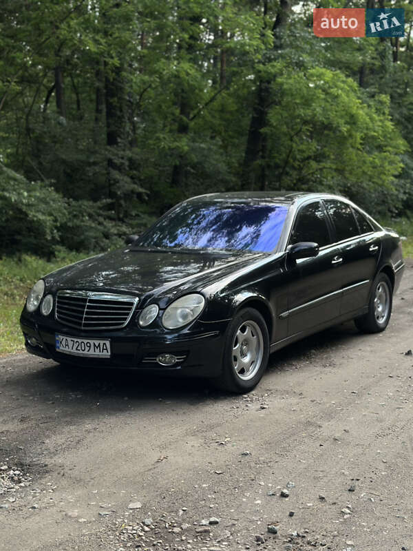 Седан Mercedes-Benz E-Class 2002 в 