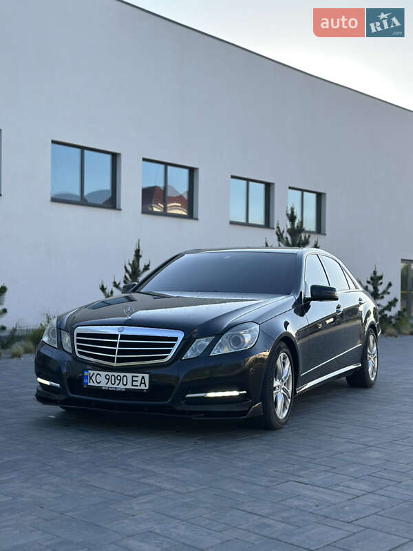 Седан Mercedes-Benz E-Class 2012 в 