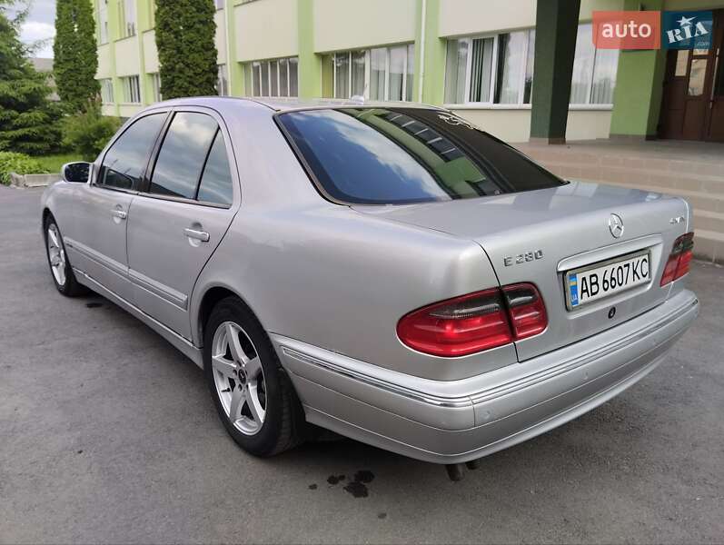 Седан Mercedes-Benz E-Class 2002 в Тульчине