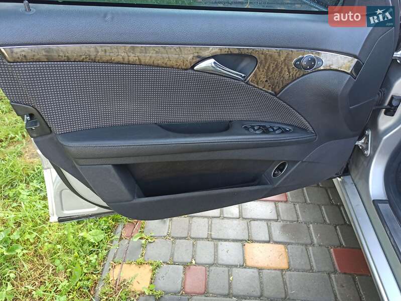 Седан Mercedes-Benz E-Class 2004 в Гайсину