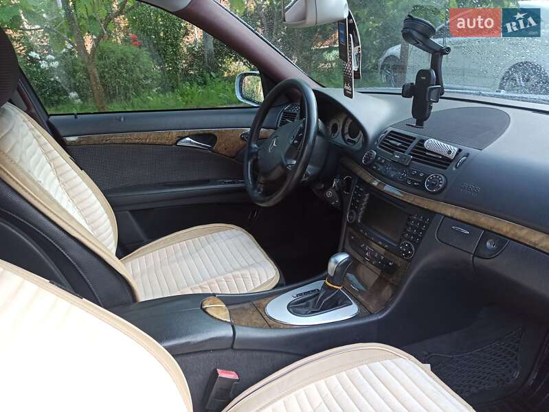 Седан Mercedes-Benz E-Class 2004 в Гайсину