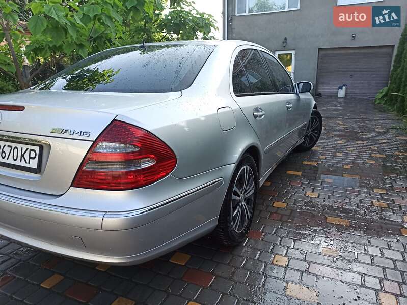 Седан Mercedes-Benz E-Class 2004 в Гайсину