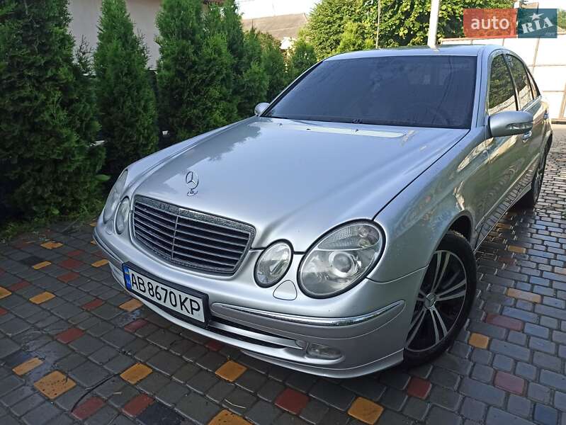 Седан Mercedes-Benz E-Class 2004 в Гайсину