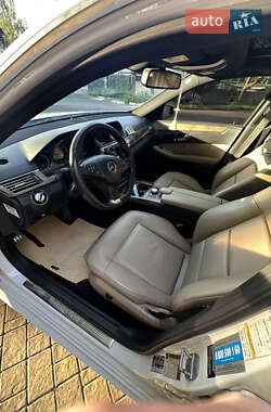 Седан Mercedes-Benz E-Class 2012 в 