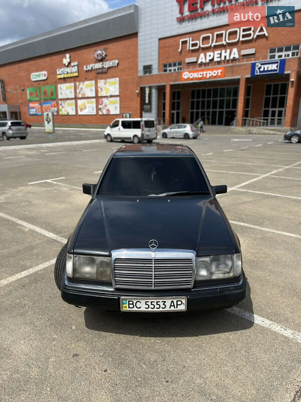 Седан Mercedes-Benz E-Class 1989 в Зарічному