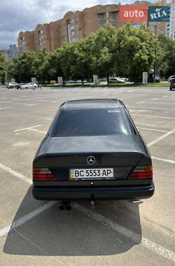 Седан Mercedes-Benz E-Class 1989 в 