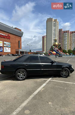 Седан Mercedes-Benz E-Class 1989 в 