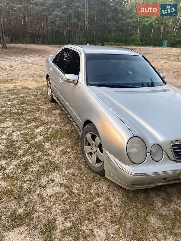 Mercedes-Benz E-Class 2001