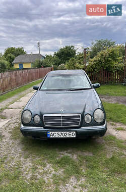 Седан Mercedes-Benz E-Class 1998 в Турийске