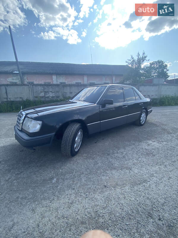 Седан Mercedes-Benz E-Class 1993 в Тернополе