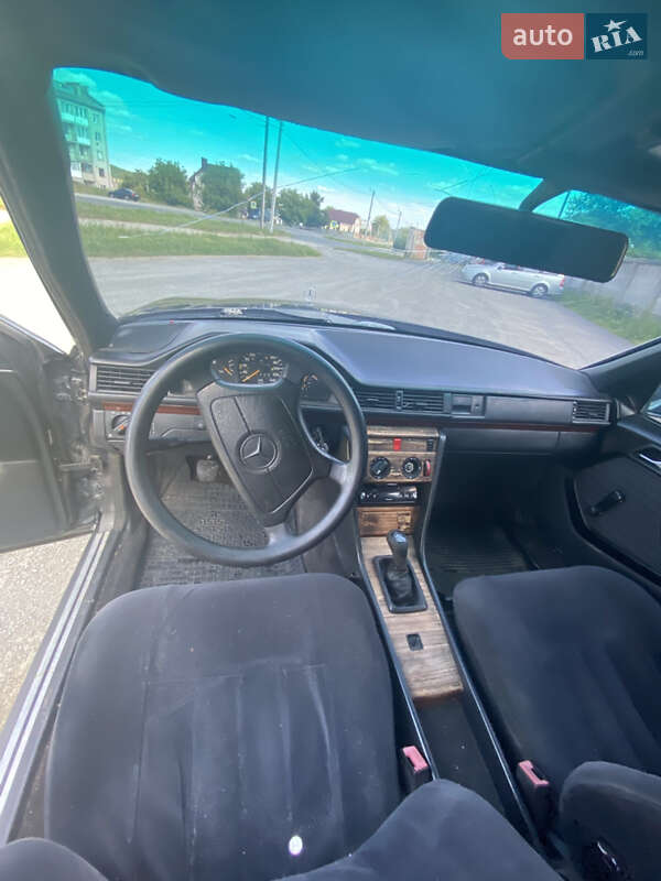 Седан Mercedes-Benz E-Class 1993 в Тернополе