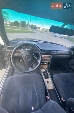 Седан Mercedes-Benz E-Class 1993 в 