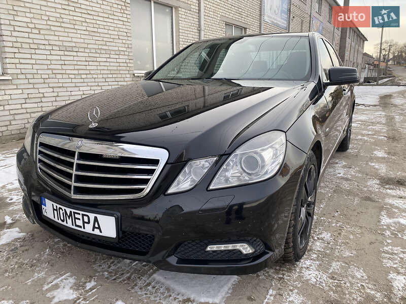 Седан Mercedes-Benz E-Class 2009 в Новояворовске