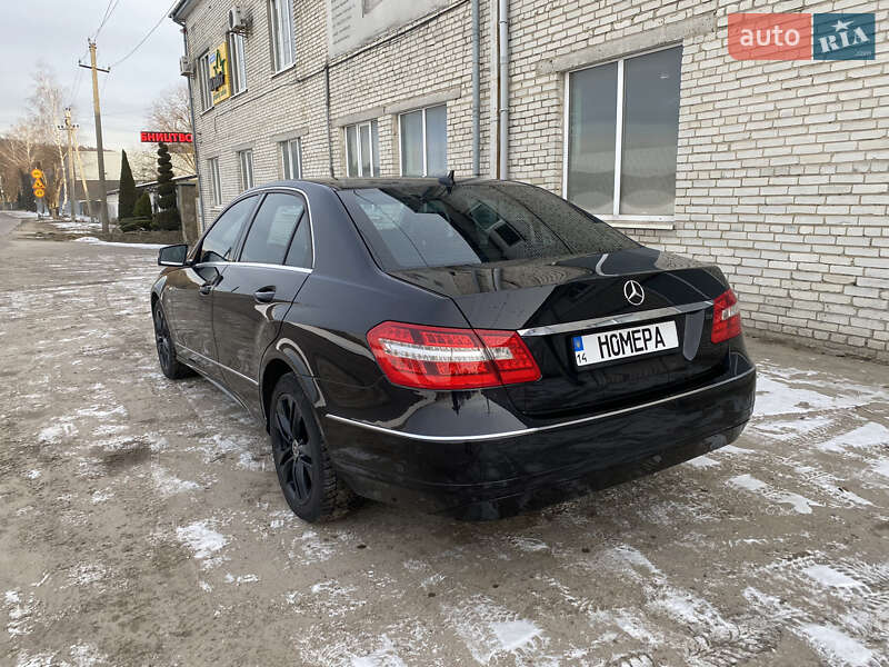 Седан Mercedes-Benz E-Class 2009 в Новояворовске