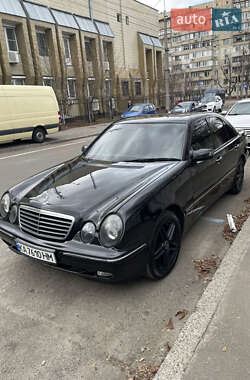 Седан Mercedes-Benz E-Class 2001 в 